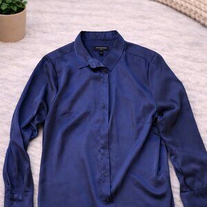 Banana Republic Women’s Silk Preppy Navy Button-Down Shirt